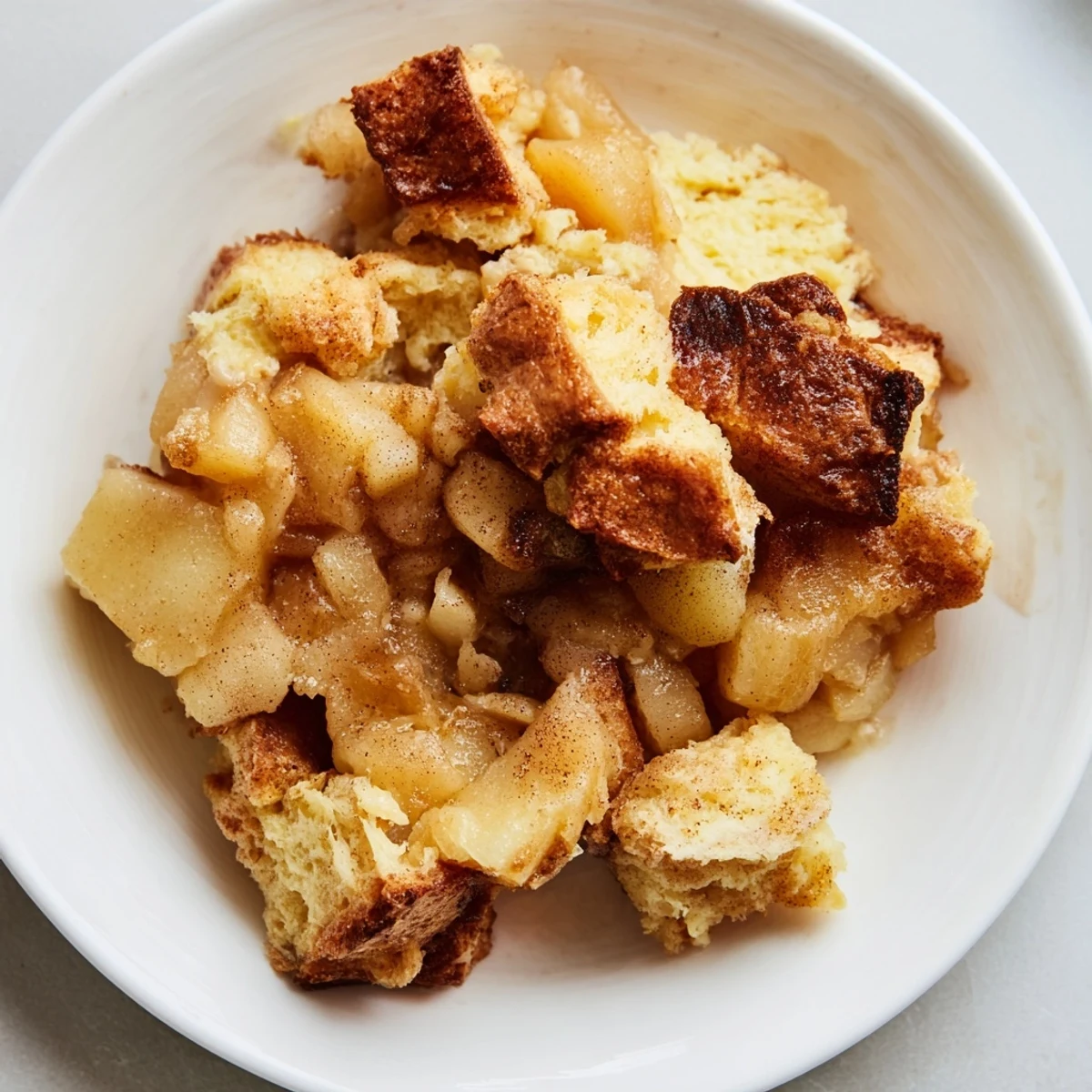 Szybko, potrzebuję 3 teksty ALT do przepisu "Bread Pudding with Apples and Cinnamon":