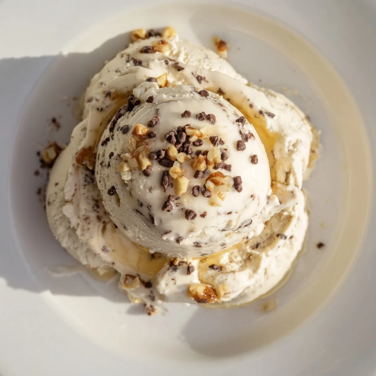 Lody z twarogu w blenderze, kremowe i pełne protein, idealne na szybki deser.