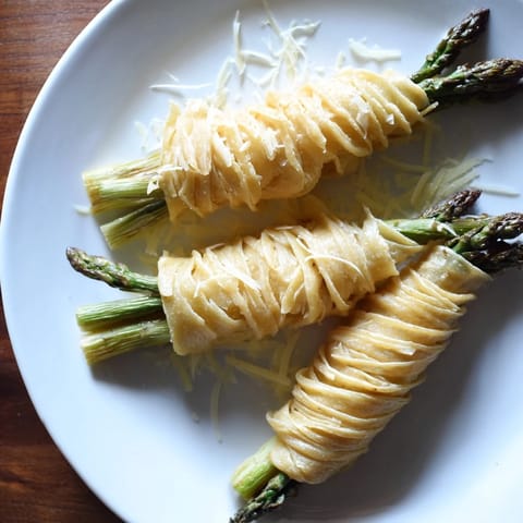 Gwiazdki z ciastem i szparagami