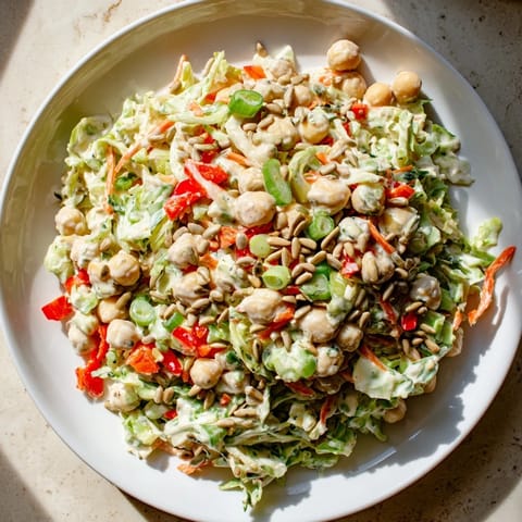 Warzywna sałatka z ciecierzycą