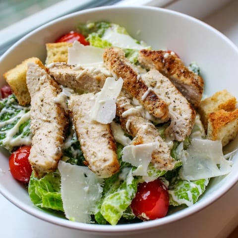 Jogurtowy Cezar z kurczakiem